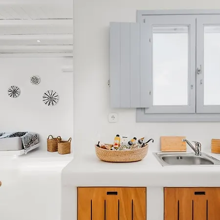 Lodge Xerolithos Natural Living