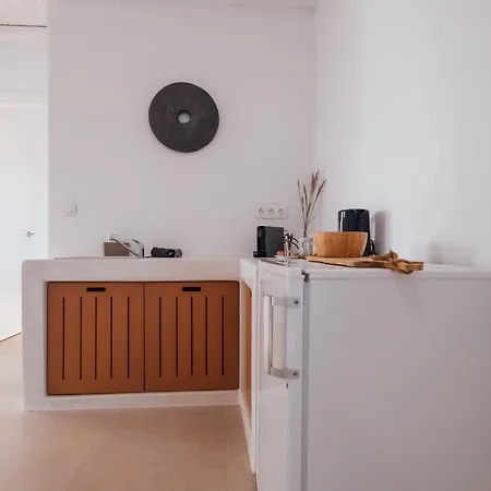 Lodge Xerolithos Natural Living Κάτω Σαγκρί