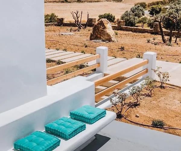 Lodge Xerolithos Natural Living Kato Sangrion