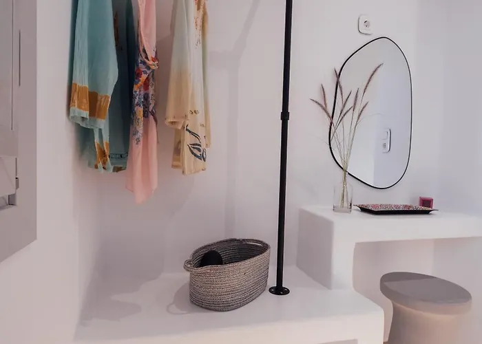 Lodge Xerolithos Natural Living *