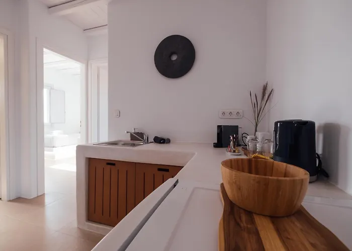 Xerolithos Natural Living Kato Sangrion